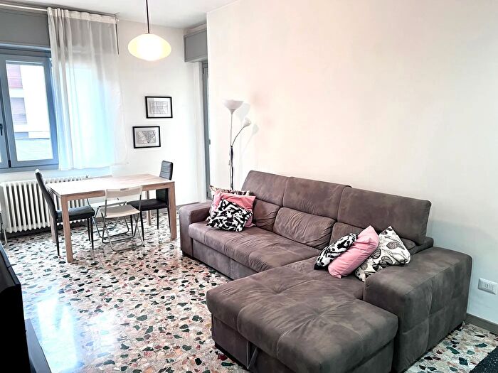 Appartamento trilocale in affitto in Via Bergamo, Milano