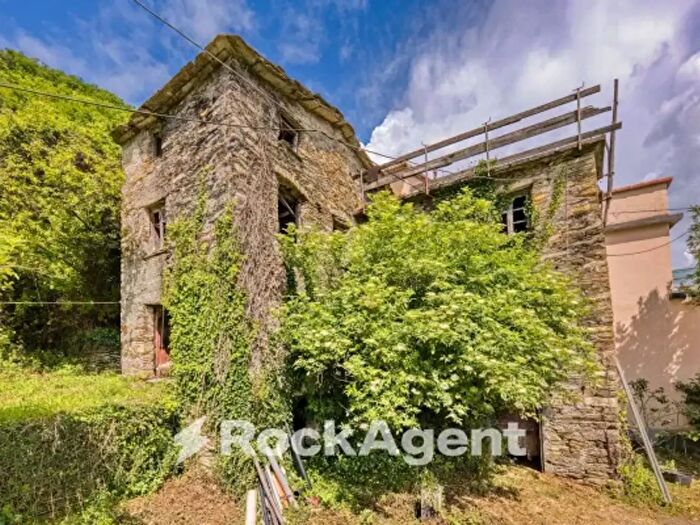 Casa trilocale in vendita in Via Oneto, San Colombano Certenoli