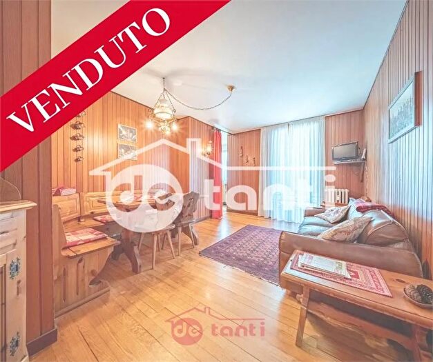 Appartamento quadrilocale in vendita in Via G Carducci Madesimo So, Madesimo