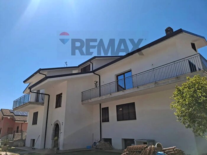 Appartamento trilocale in vendita in Via Appia, Minturno