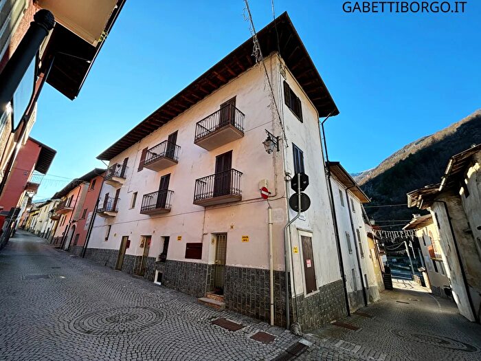 Appartamento quadrilocale in vendita in Via M Barale, Roaschia