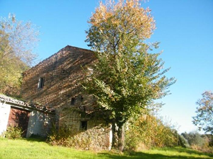Casa con 6 locali in vendita in Piazza San Marco, Castelbellino