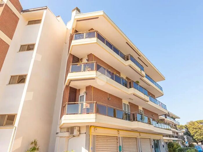 Appartamento trilocale in vendita in Appartamento Via degli Aldobrandeschi, Roma