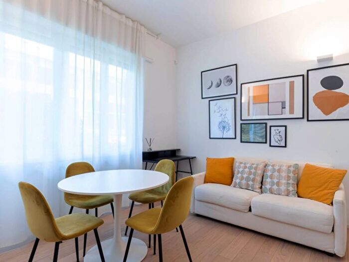 Appartamento bilocale in affitto in Via Stendhal, Solari, Milano