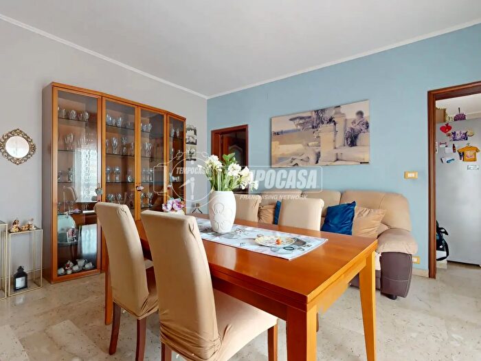 Appartamento trilocale in vendita in Via Antonio De Marinis, Acquaviva Delle Fonti