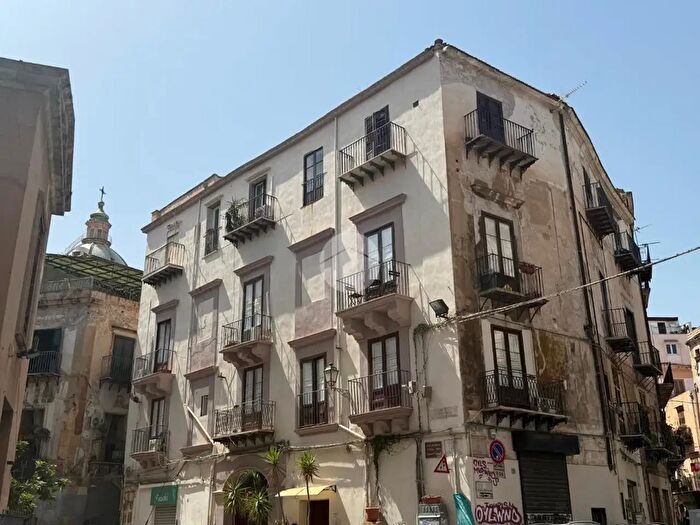 Appartamento trilocale in vendita in Piazza del Ponticello, Palermo