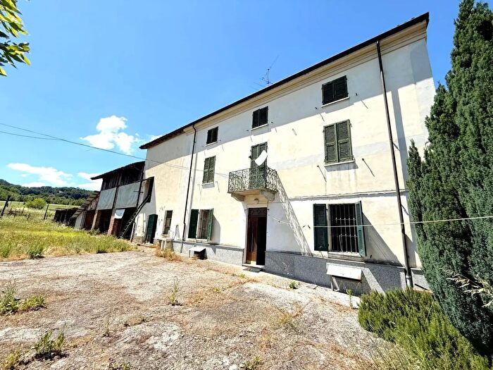 Casa con 6 locali in vendita in Sarezzano