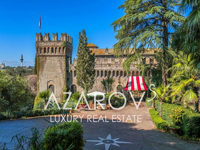 Casa con 6 locali in affitto in Via del Casale della Crescenza, Due Ponti, Roma