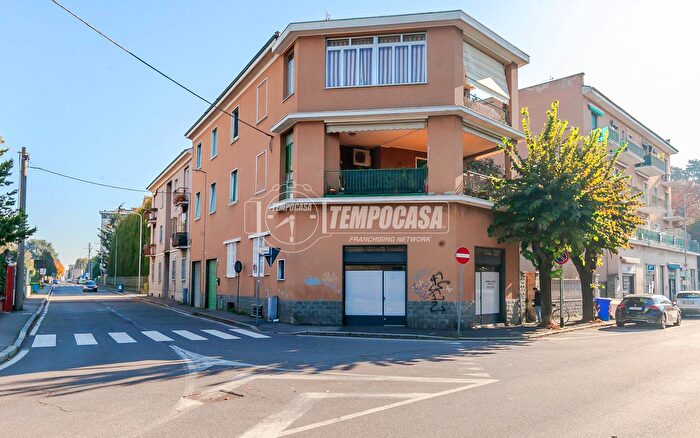 Appartamento trilocale in vendita in Via Vittorio Veneto, Cormano