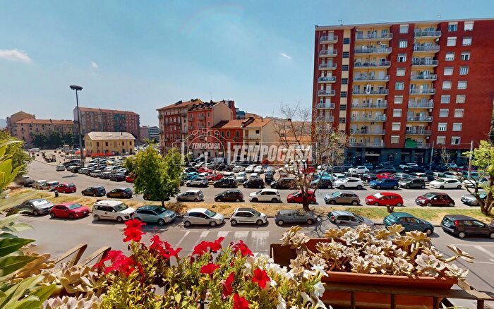 Appartamento trilocale in vendita in Via Canelli, Torino