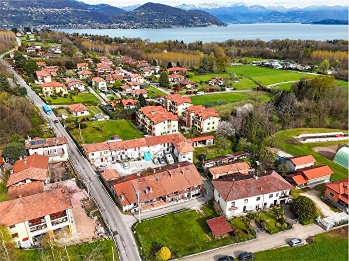 Casa con 6 locali in vendita in Via Uponne, Ranco