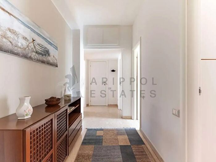 Appartamento trilocale in affitto in Via California, Milano