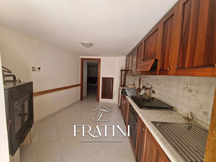 Casa quadrilocale in vendita in Frazione Cerqueto, Civitella Del Tronto