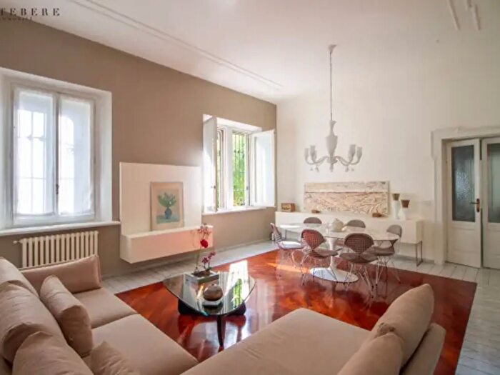 Casa con 6 locali in vendita in Via Vincenzo Bellini, Busto Arsizio