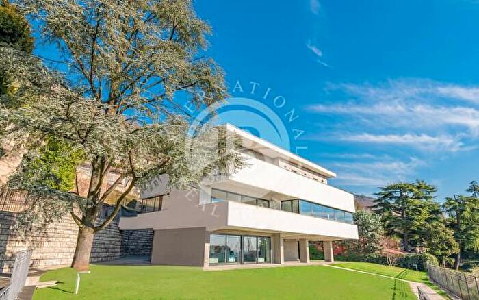 Casa con 6 locali in vendita in Brescia