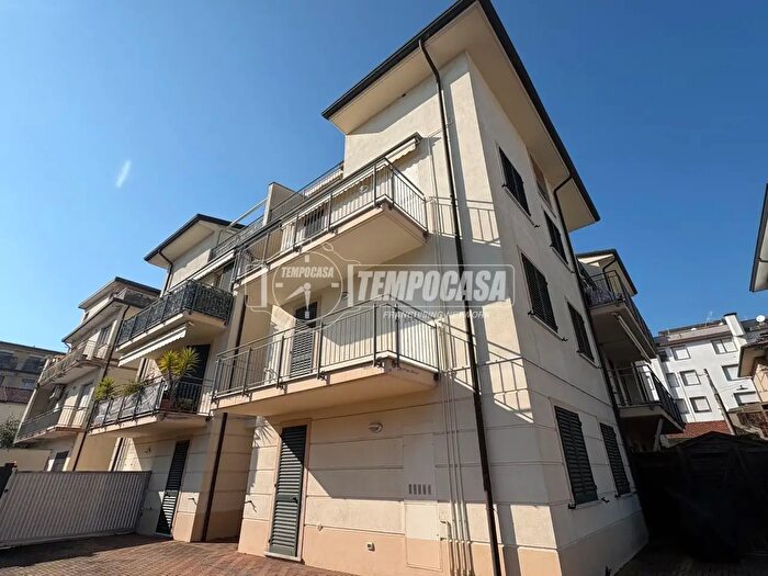 Appartamento bilocale in vendita in Via Aurelia Nord, Viareggio