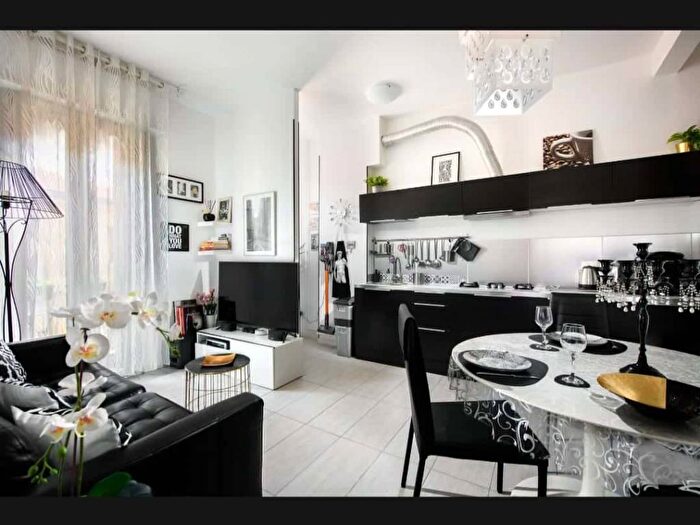 Appartamento trilocale in affitto in Via Carlo Jussi, Bolognina, Bologna