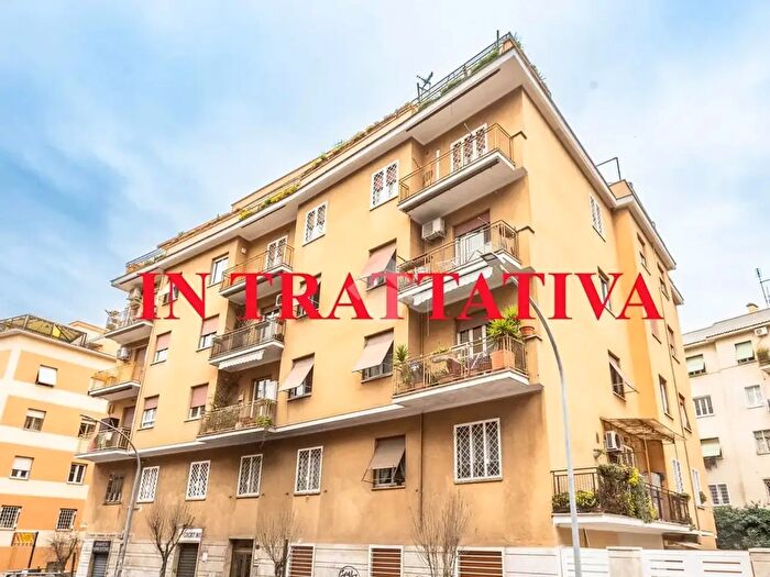 Appartamento bilocale in vendita in Via Graziano, Roma