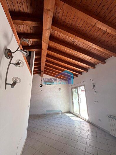 Casa con 7 locali in vendita in Via Quartiere Furnari, Gaggi