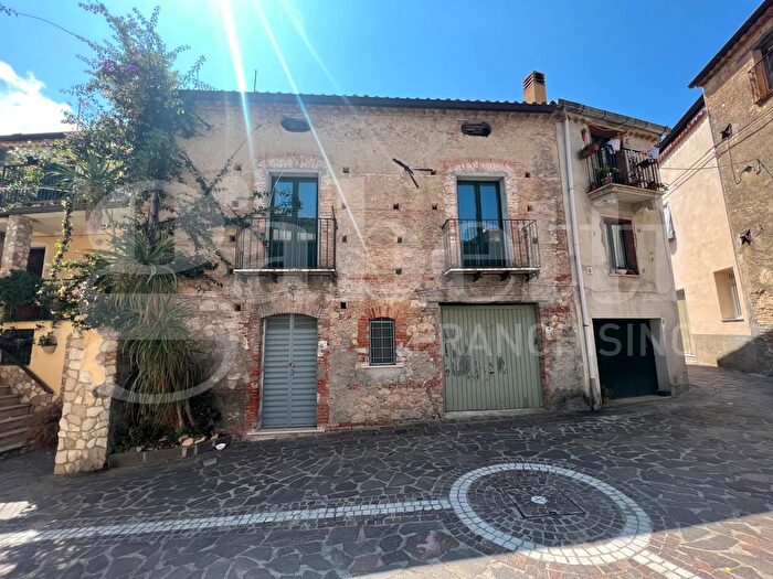 Appartamento quadrilocale in vendita in Via San Bartolomeo, San Pietro In Amantea