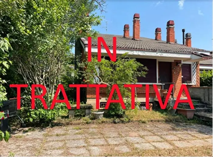 Casa quadrilocale in vendita in Via Brescia, Centro, Chiari