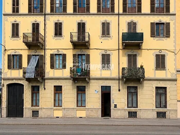 Appartamento trilocale in vendita in Via Balangero, Torino