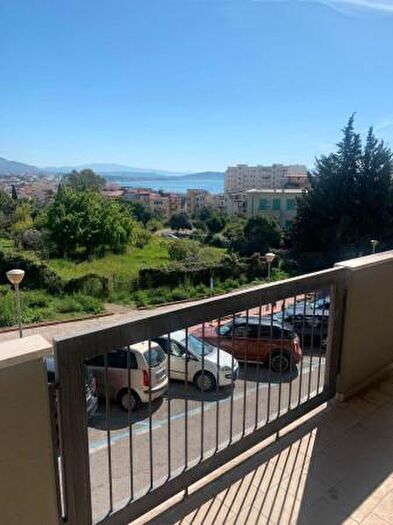 Appartamento quadrilocale in vendita in Via Virgilio, Formia