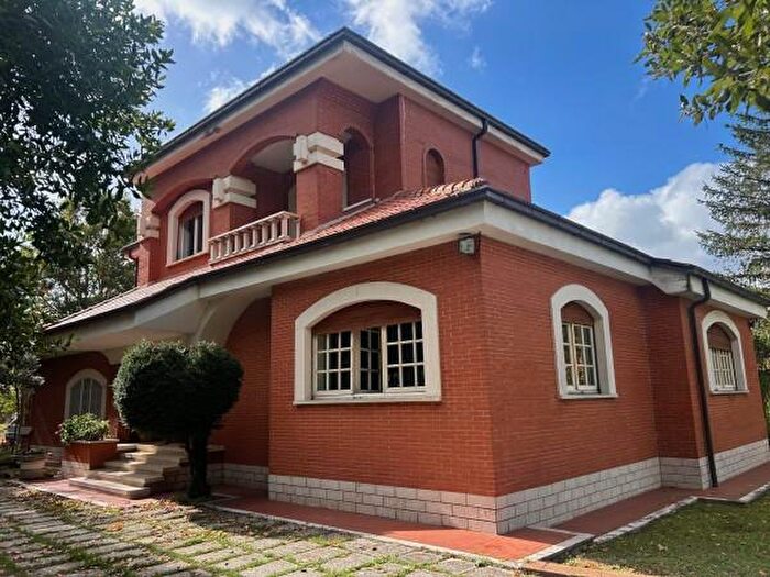 Casa con 6 locali in vendita in Frazione Rigali, Gualdo Tadino