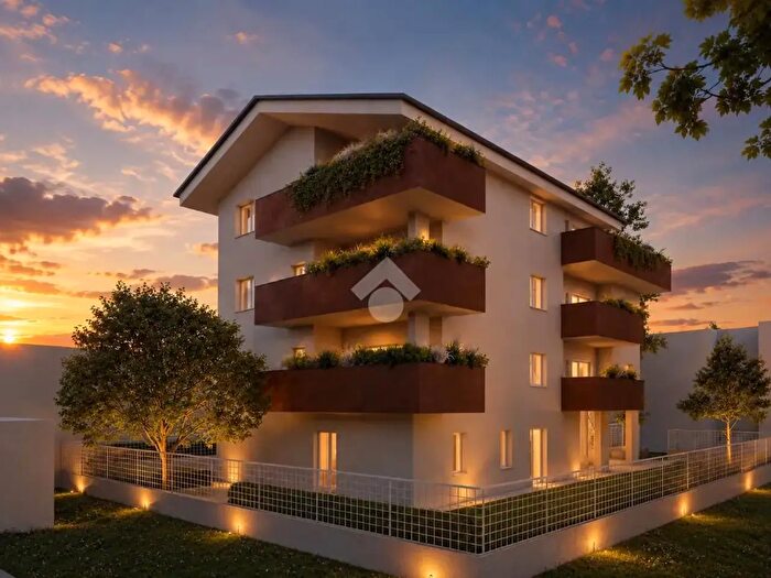 Appartamento trilocale in vendita in Via Guizza, Padova