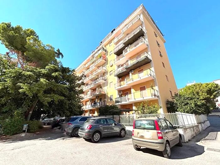 Appartamento quadrilocale in affitto in Via Rinaldo d'Aquino, Palermo