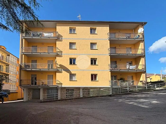 Appartamento quadrilocale in vendita in Via Francesco Paolo Tosti, LAquila