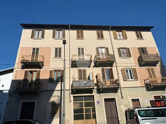 Appartamento quadrilocale in vendita in Via Gubbio, Torino