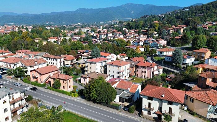 Casa con 12 locali in vendita in Via Ramera, Ponteranica