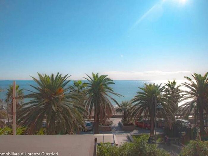 Appartamento trilocale in affitto in Via Rati, Centro, Cogoleto