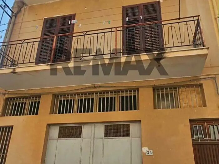Casa quadrilocale in vendita in Via Roma, Bagheria