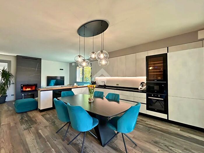 Appartamento trilocale in vendita in Vicolo Gleno, Darfo Boario Terme