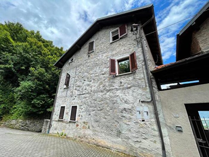 Casa trilocale in vendita in Trezzone