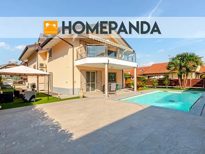 Casa con 9 locali in vendita in Via Reno, Orbassano