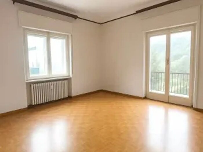 Appartamento con 5 locali in vendita in Via Diano Calderina, Imperia