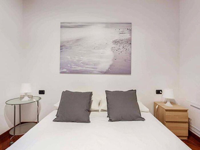 Appartamento trilocale in affitto in Corso di Porta Romana, Quadronno Crocetta, Milano