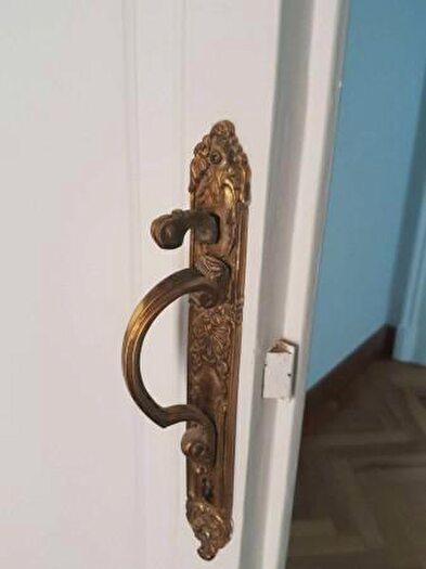 Appartamento quadrilocale in vendita in Piazza Giovine Italia, Milano