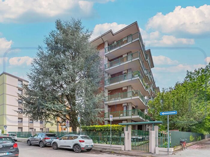 Appartamento trilocale in vendita in Via Michelangelo Buonarrotti, Bollate