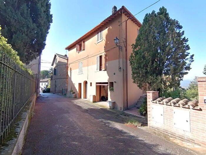 Casa con 5 locali in vendita in Viale della Repubblica, Marsciano