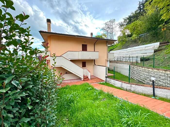 Appartamento quadrilocale in vendita in Via Poggiole, Vernio