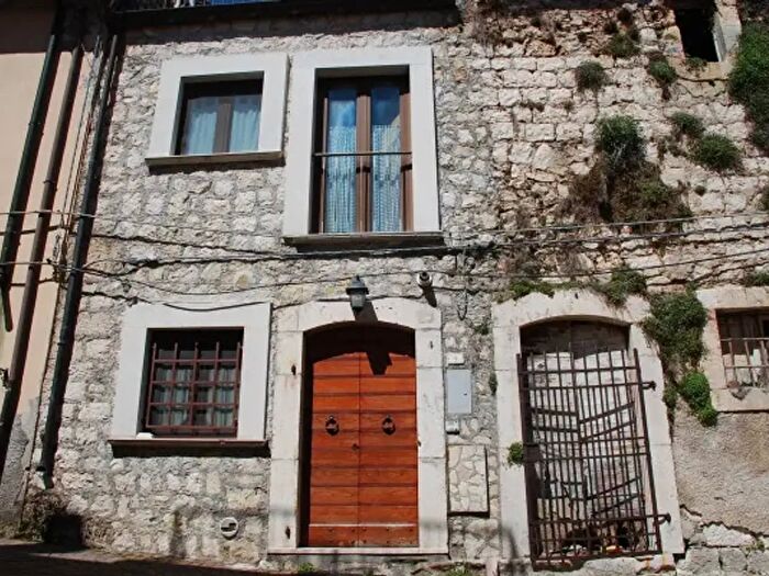 Appartamento con 6 locali in vendita in Via Colle Calamaio, Rivisondoli