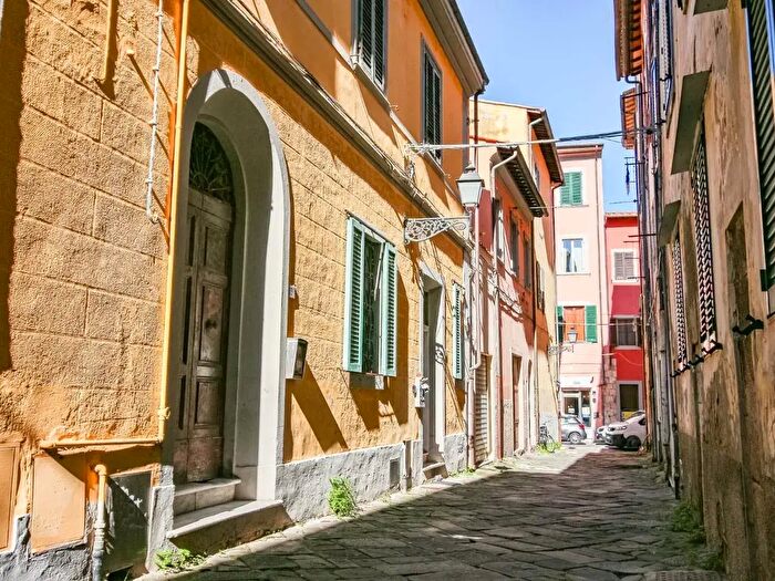 Casa con 6 locali in vendita in Pisa