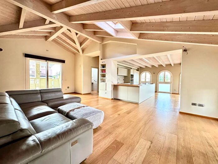 Appartamento trilocale in vendita in Via Bombelli, Crema