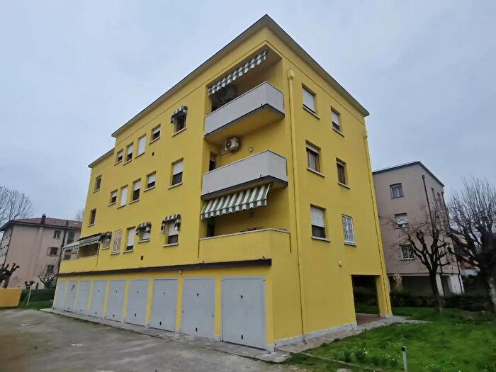 Appartamento trilocale in vendita in Via Andrea Costa, Calderara Di Reno