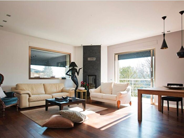 Appartamento quadrilocale in affitto in Via Cervino, Meda