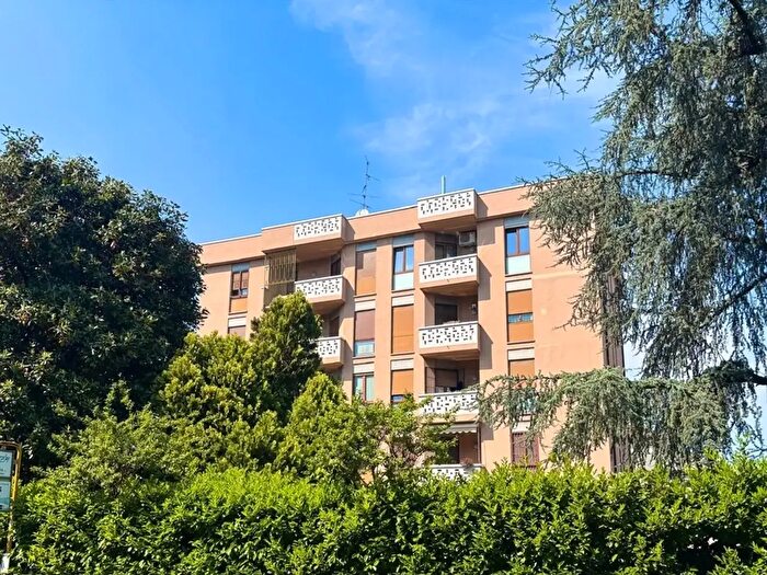 Appartamento trilocale in vendita in Via Emilio Borsa, Monza